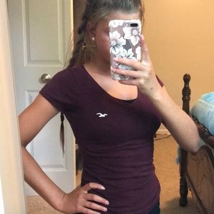 Hollister tee